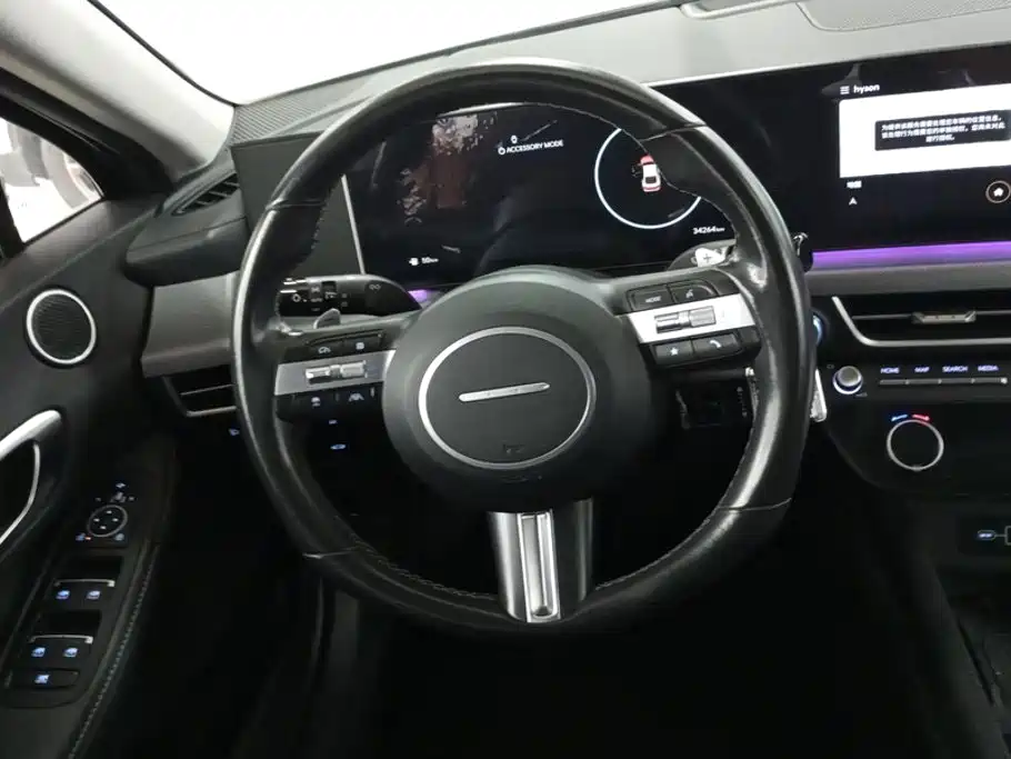 Photo 15 - Hyundai Sonata