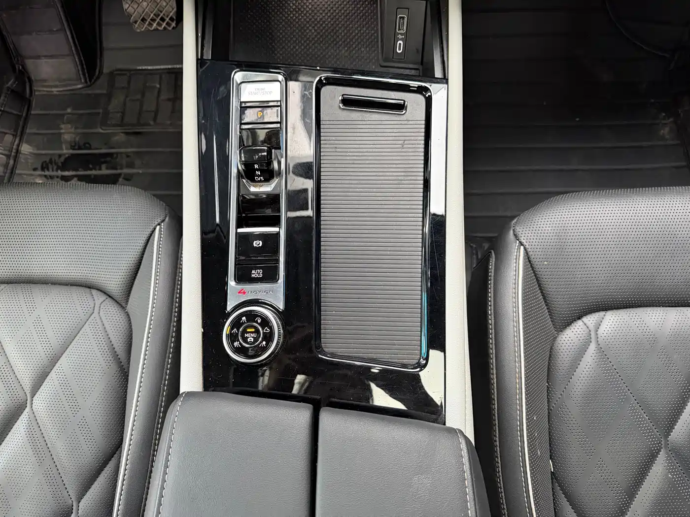 Volkswagen Teramont 2024 380TSI 4WD Prestige Luxury Edition фото 9