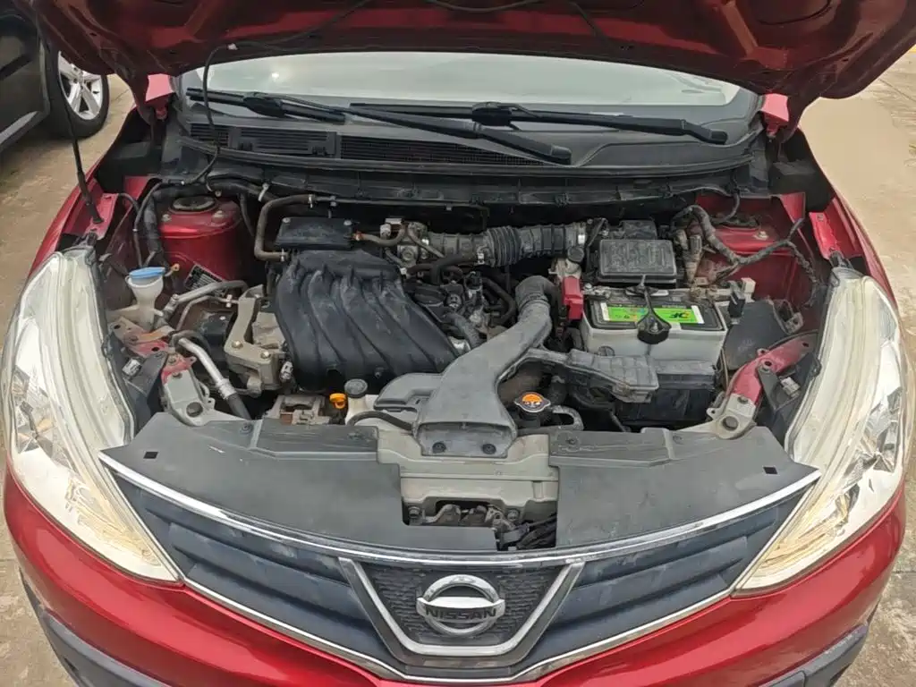 Nissan Livina 2015 2013 Sporty 1.6XV CVT Luxury