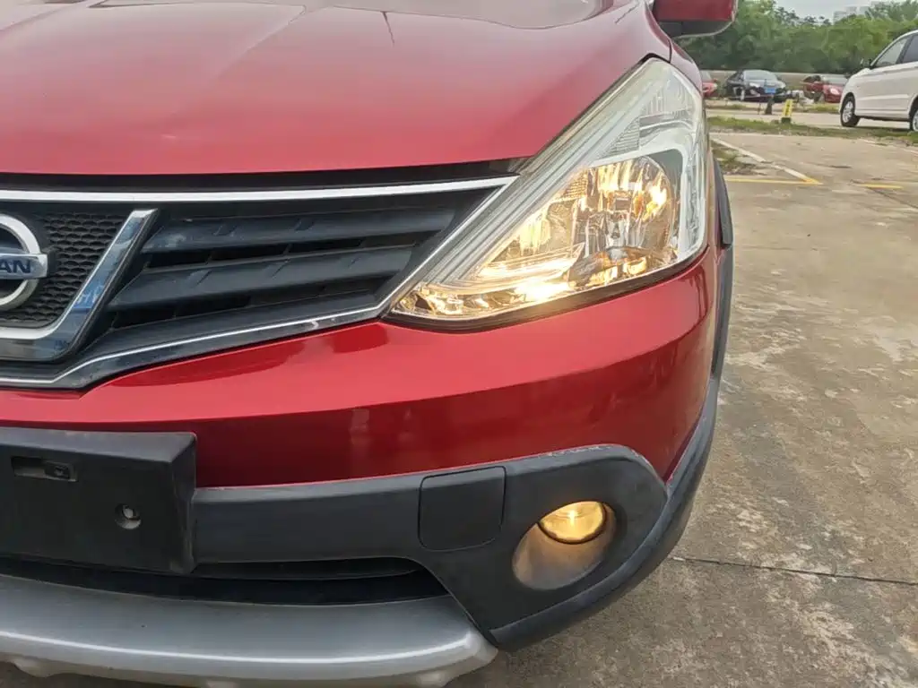 Nissan Livina 2015 2013 Sporty 1.6XV CVT Luxury