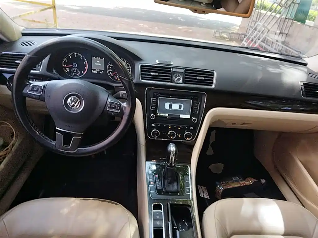 Volkswagen Passat 2015 1.8TSI DSG Prestige Edition фото 6