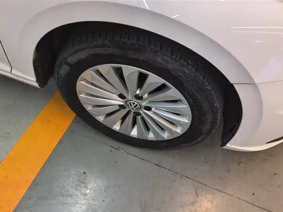 Volkswagen Lavida 2019 1.5L Automatic Comfort Edition China VI фото 6