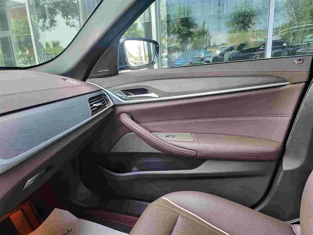 BMW 5 Series 2022 Model Second Facelift 530Li Leading M Sport Package фото 13