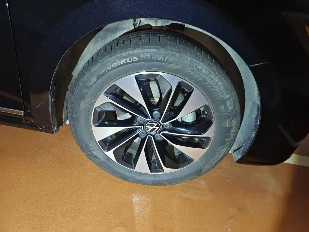 Photo 24 - Volkswagen Passat