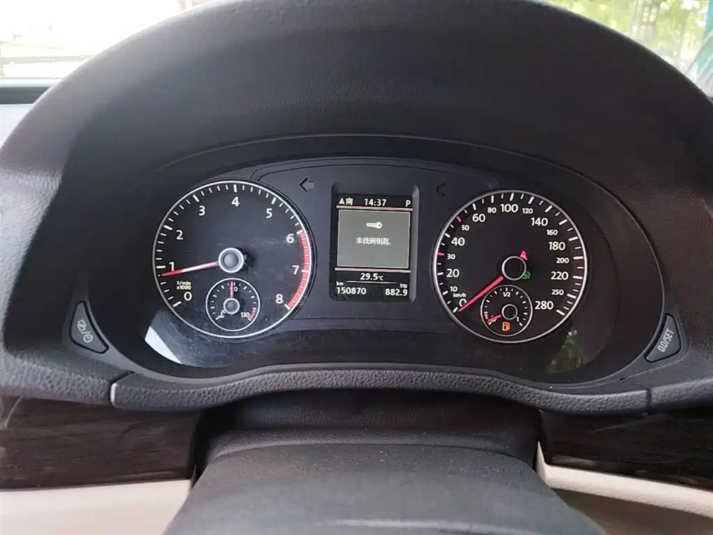 Volkswagen Passat 2015 1.8TSI DSG Prestige Edition фото 8