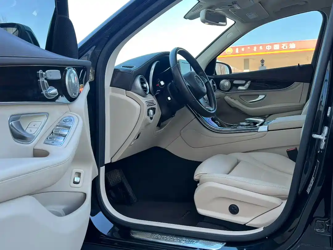 Mercedes-Benz GLC 2016 GLC 260 4MATIC Dynamic фото 6