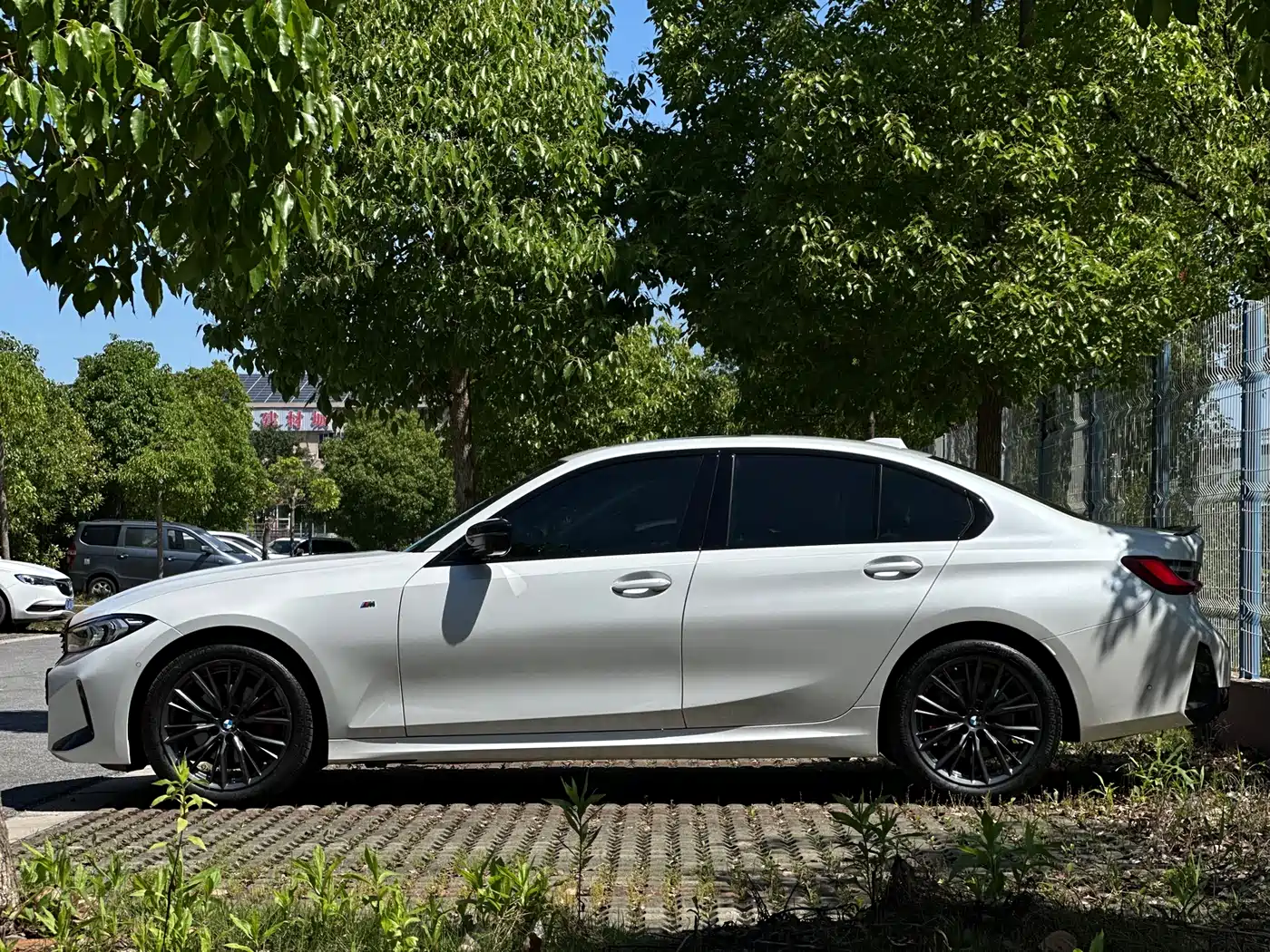 BMW 3 Series 2024 325i M Sport Shadowline Package фото 4