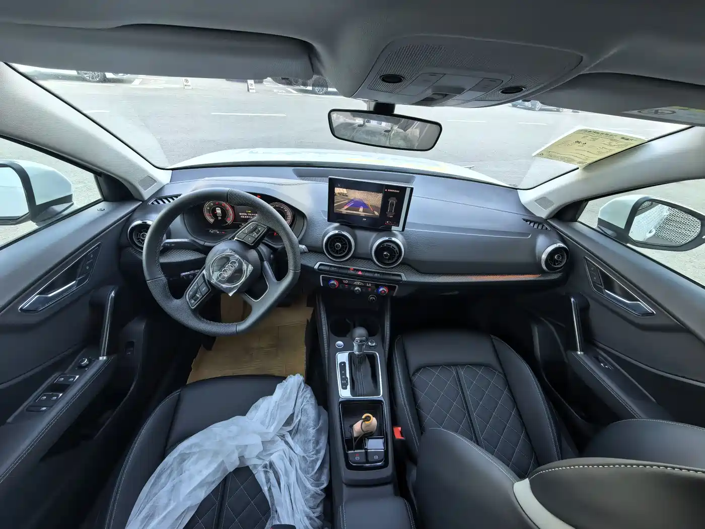AUDI Q2L