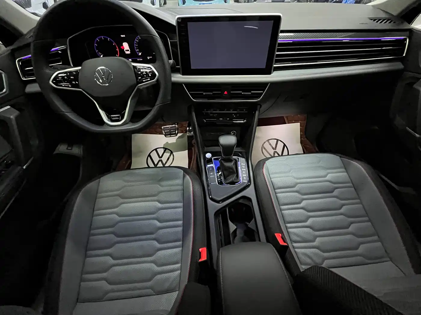 Volkswagen Tiguan L 2023 330TSI Auto 2WD R-Line Flagship Edition фото 10