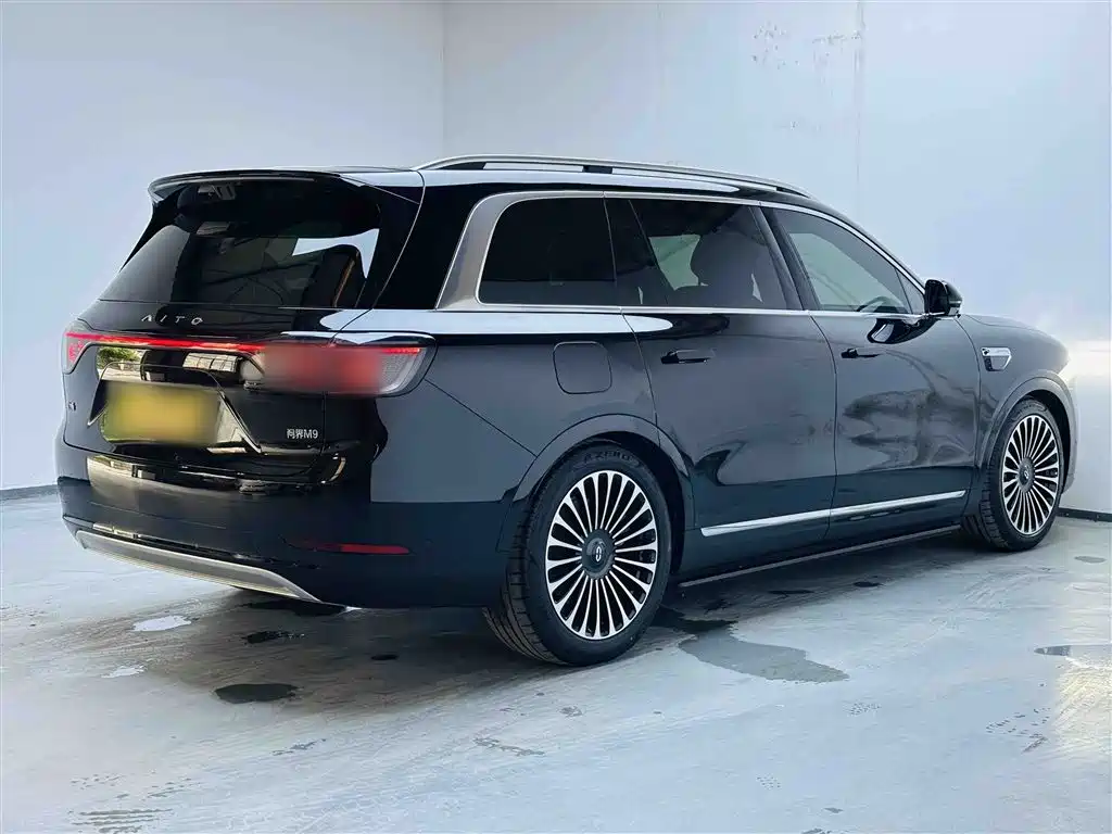 AITO Wenjie AITO M9 2025 Extended Range Max 52kWh 6-Seater фото 7