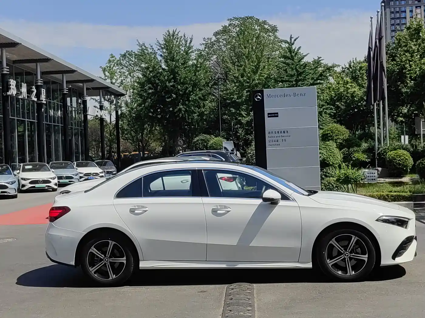 Mercedes-Benz A-Class 2023 A 200 L Fashion фото 4