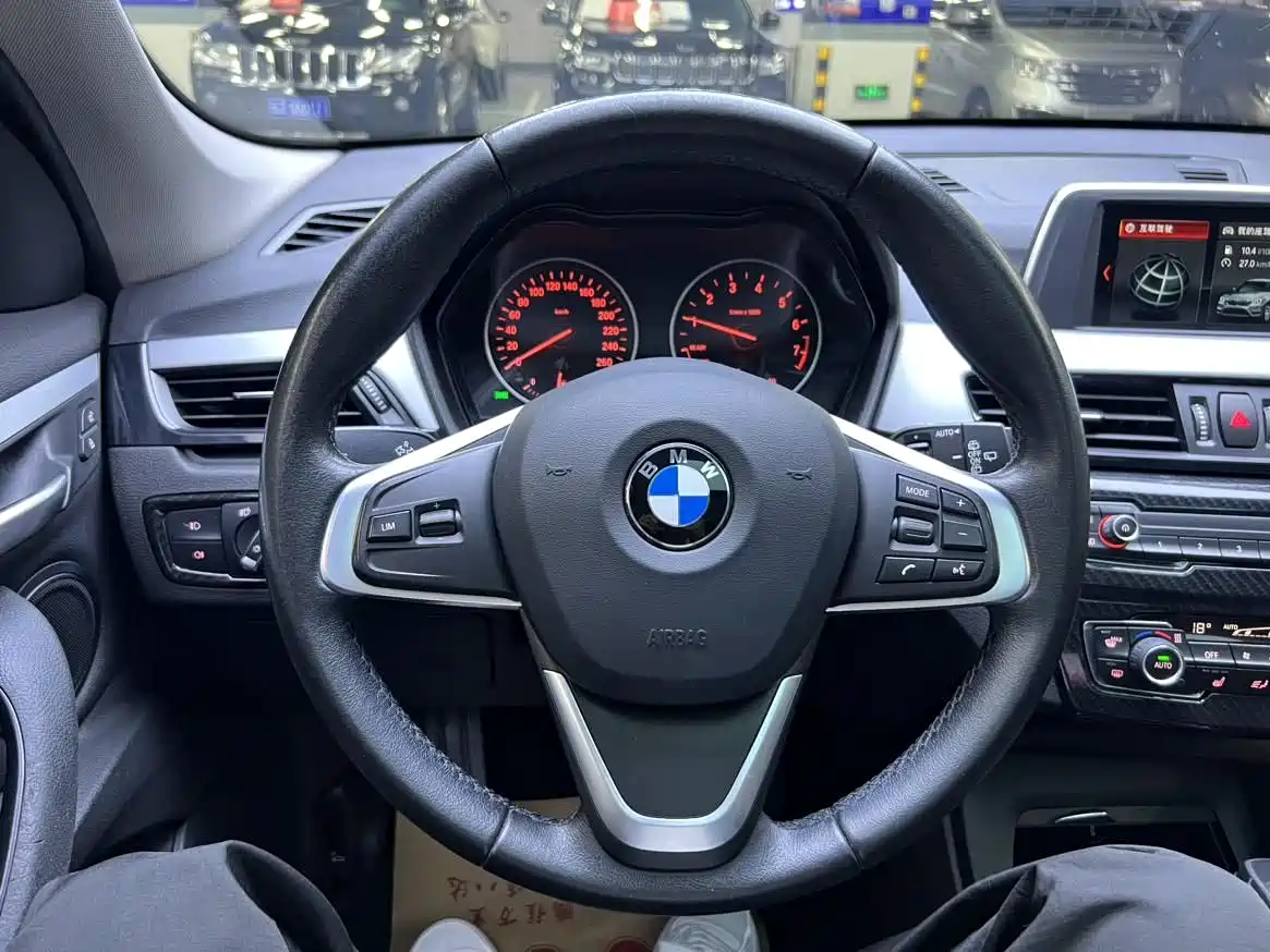 BMW X1 2018 sDrive20Li Leading Model фото 5
