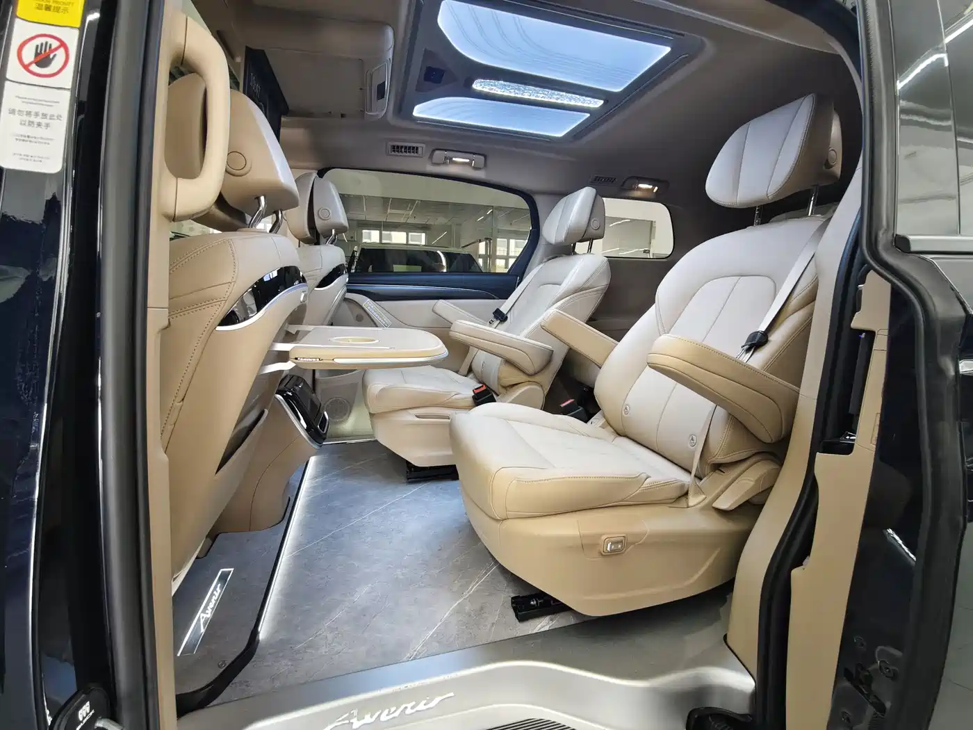 Buick GL8 2025 Land Business Class First Edition фото 12