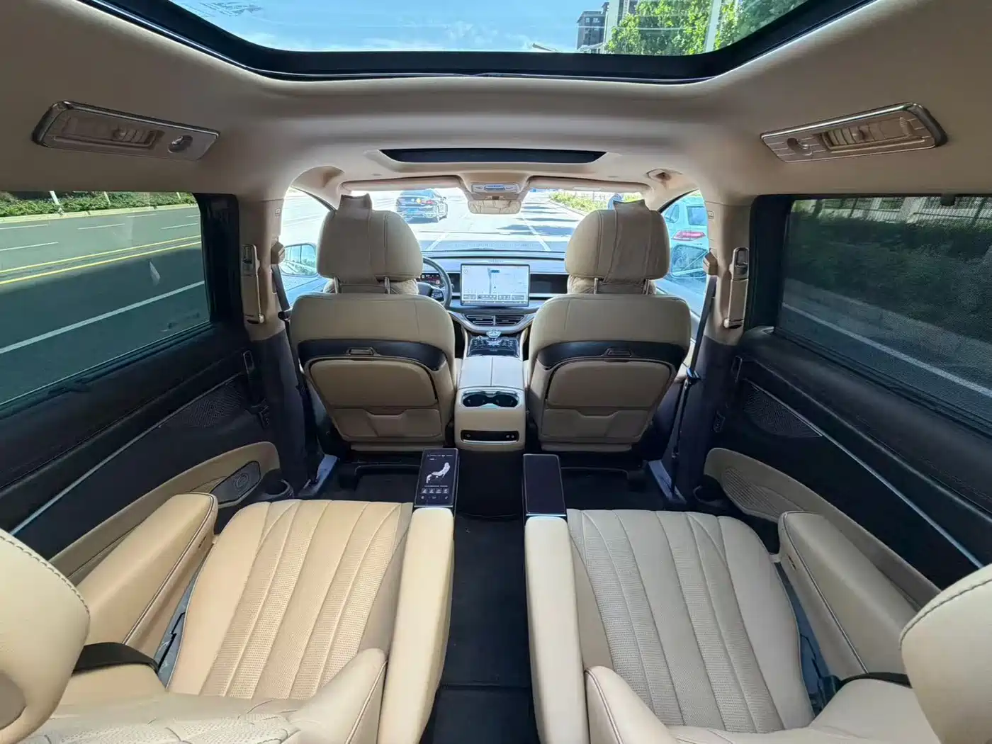 Denza D9 2025 DM-i Smart Drive Edition 1020 AWD Luxury фото 9