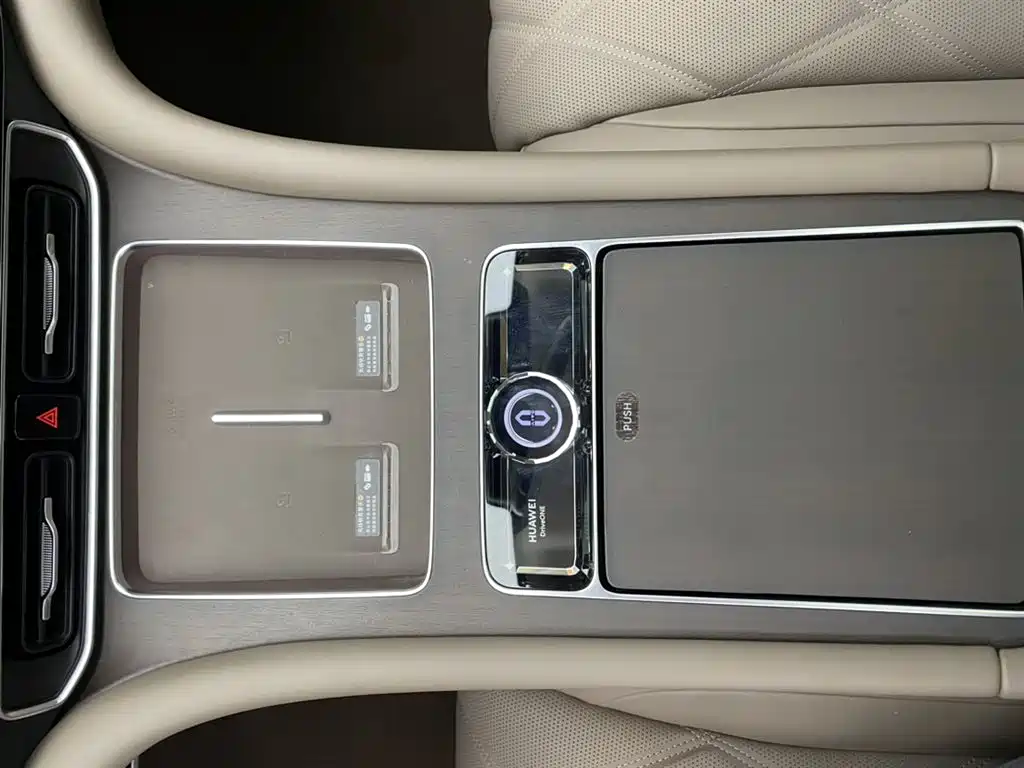 AITO Wenjie AITO M9 2025 Extended Range Ultra 52kWh 6-Seater фото 22