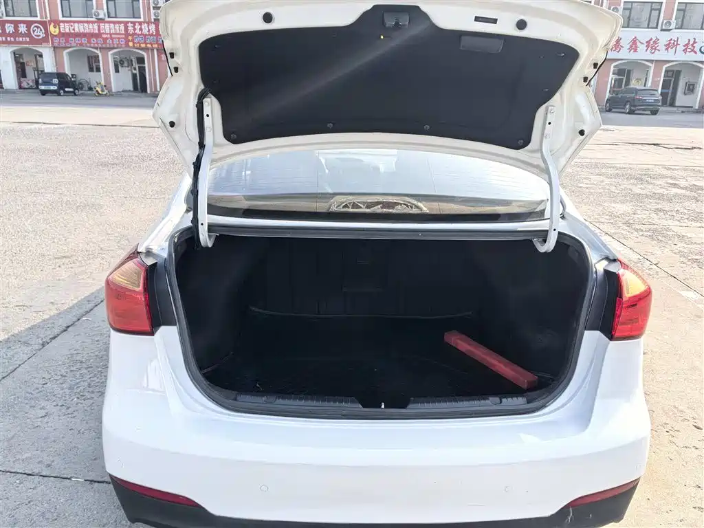 Kia K3 2015 1.6L Automatic GLS фото 16
