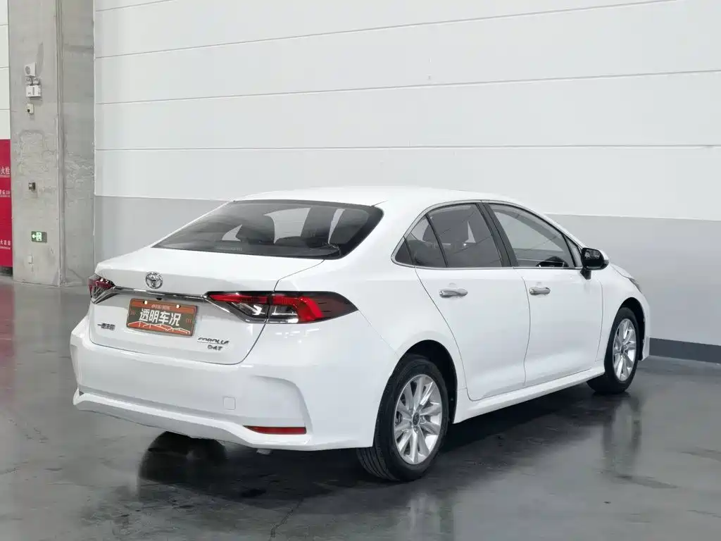 Photo 2 - Toyota Corolla