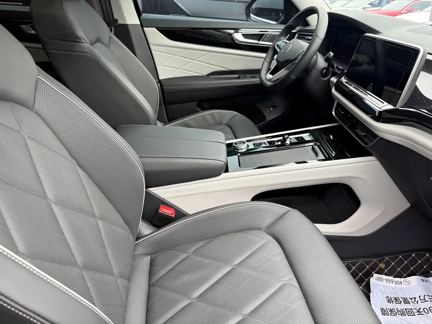 Volkswagen Teramont 2024 380TSI 4WD Prestige Luxury Edition фото 4