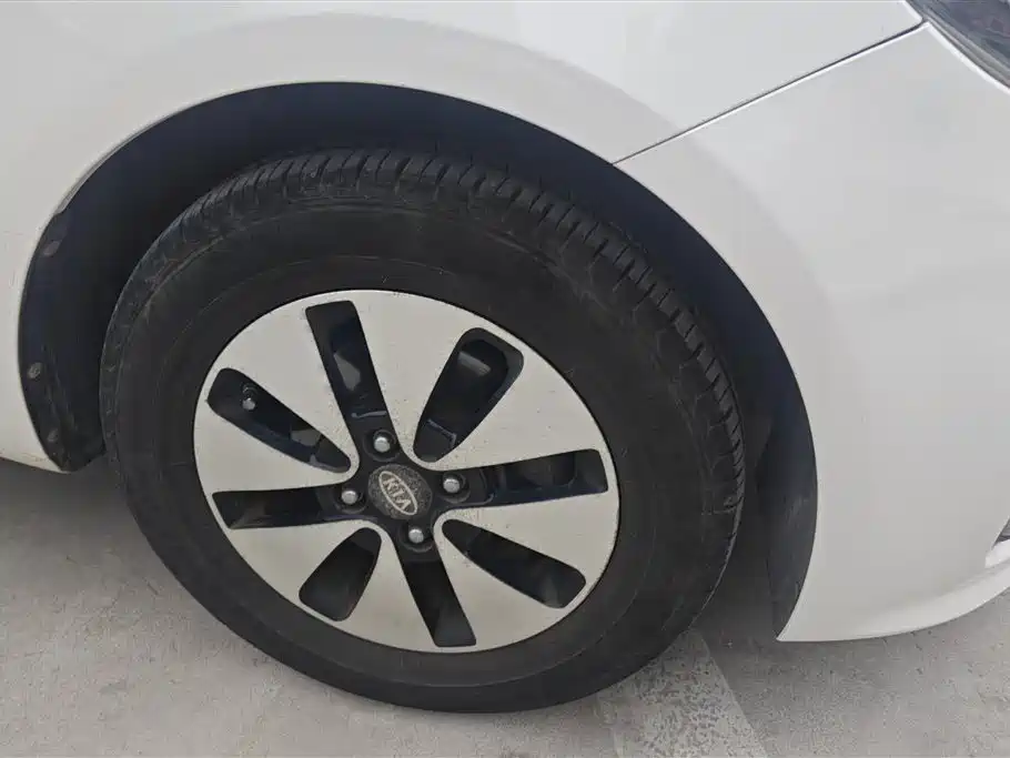 Kia K2 2015 Sedan 1.4L AT GLS фото 6