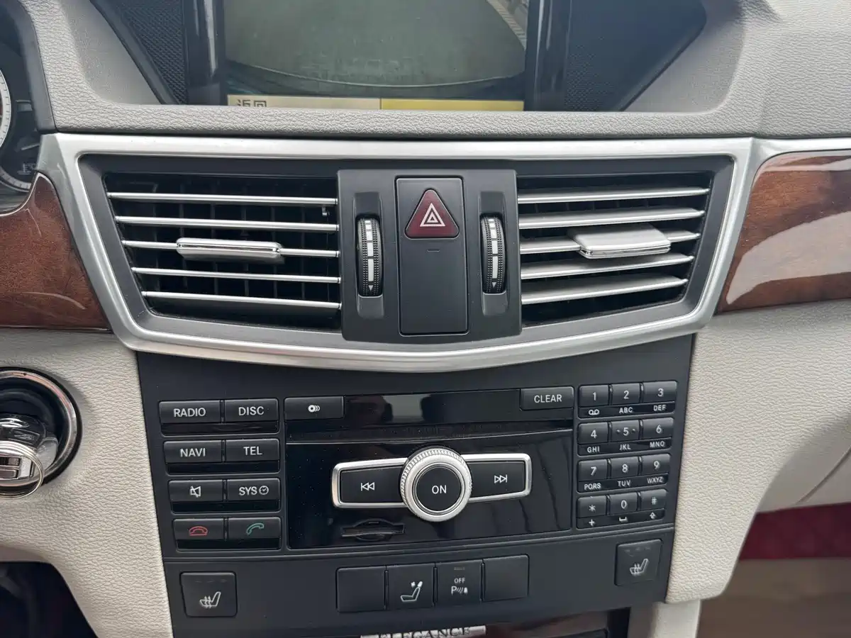 Mercedes-Benz E-Class 2012 E 300 L Fashion Luxury фото 16