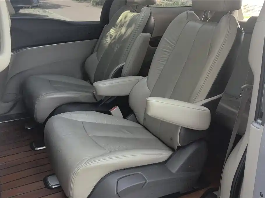 Buick GL8 2011 3.0L XT Luxury Business Flagship фото 11