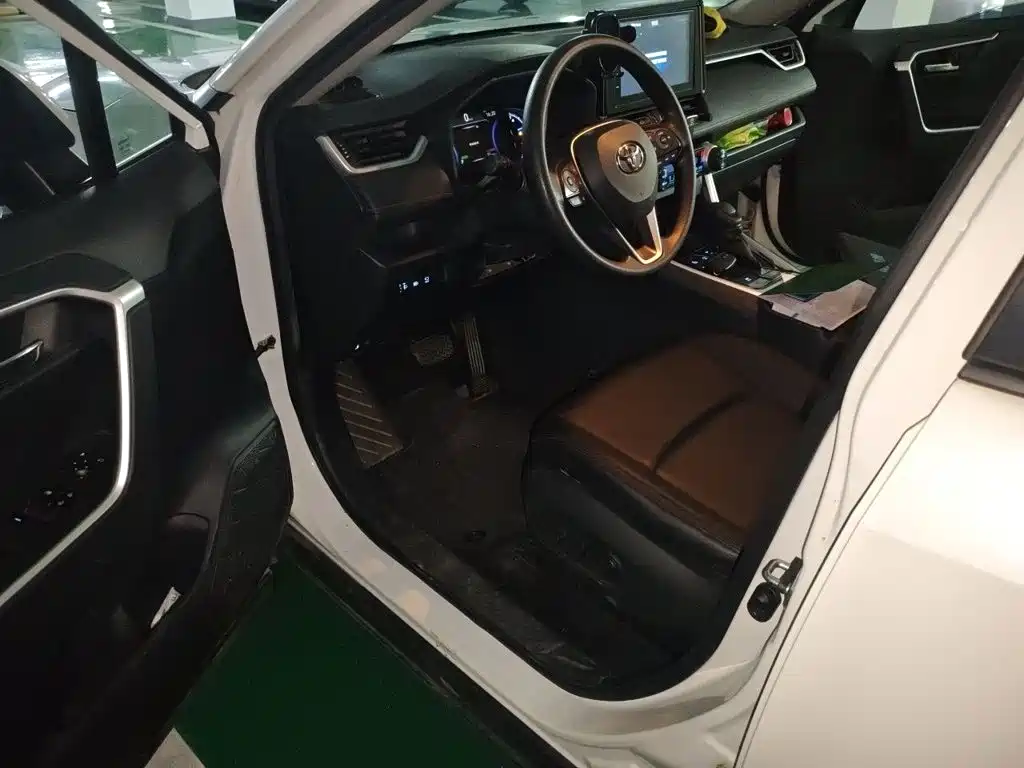 Photo 14 - Toyota RAV4 Rongfang