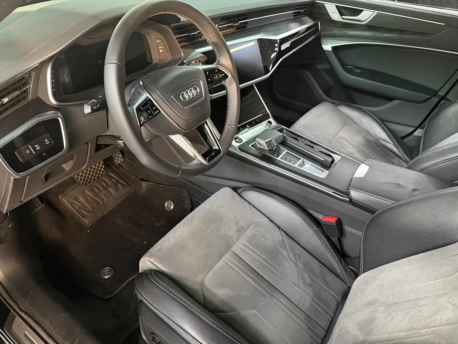 Photo 9 - Audi A6L