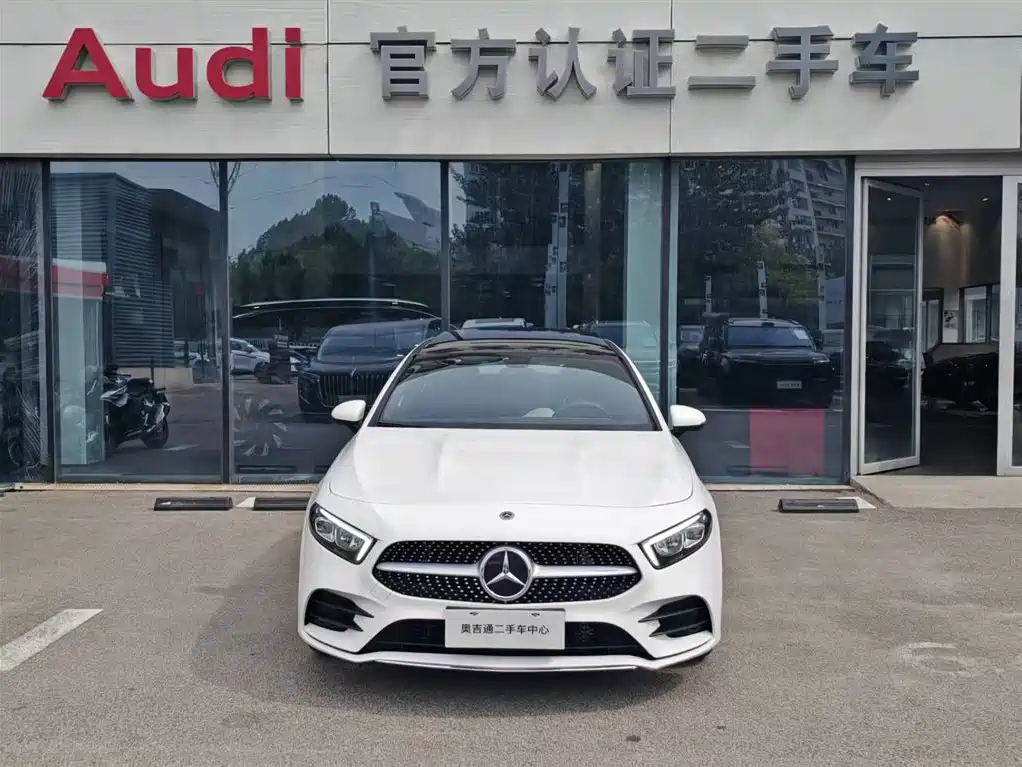 Mercedes-Benz A-Class 2022 A 200 L Sport Sedan Style фото 2