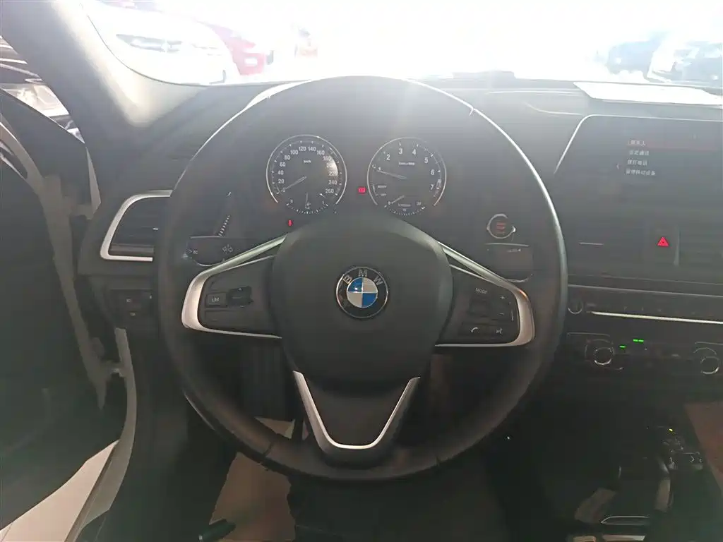 BMW 1 Series 2018 Facelift 118i Sport фото 3