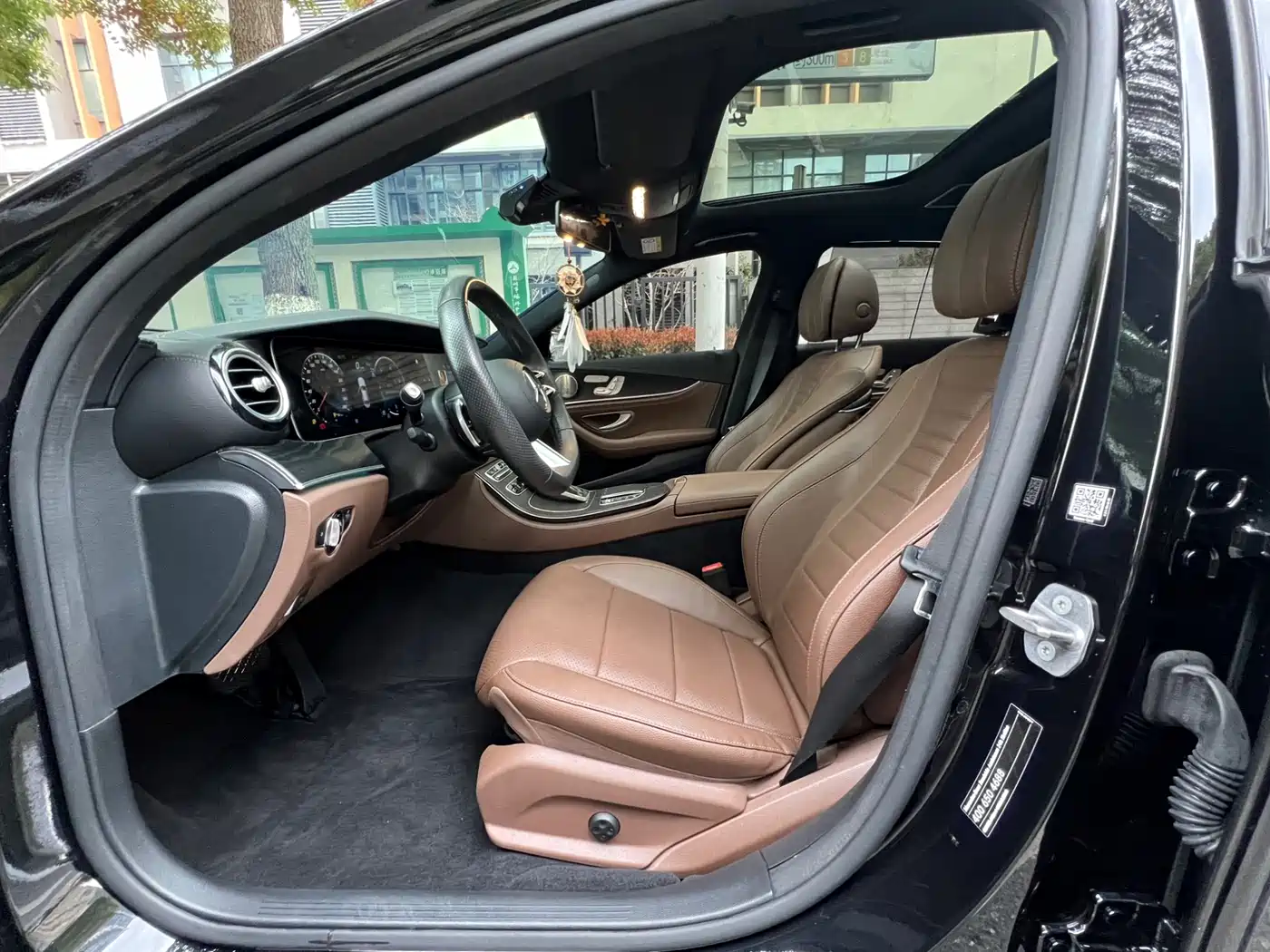 Mercedes-Benz E-Class 2023 E 300 L Sport Luxury фото 4