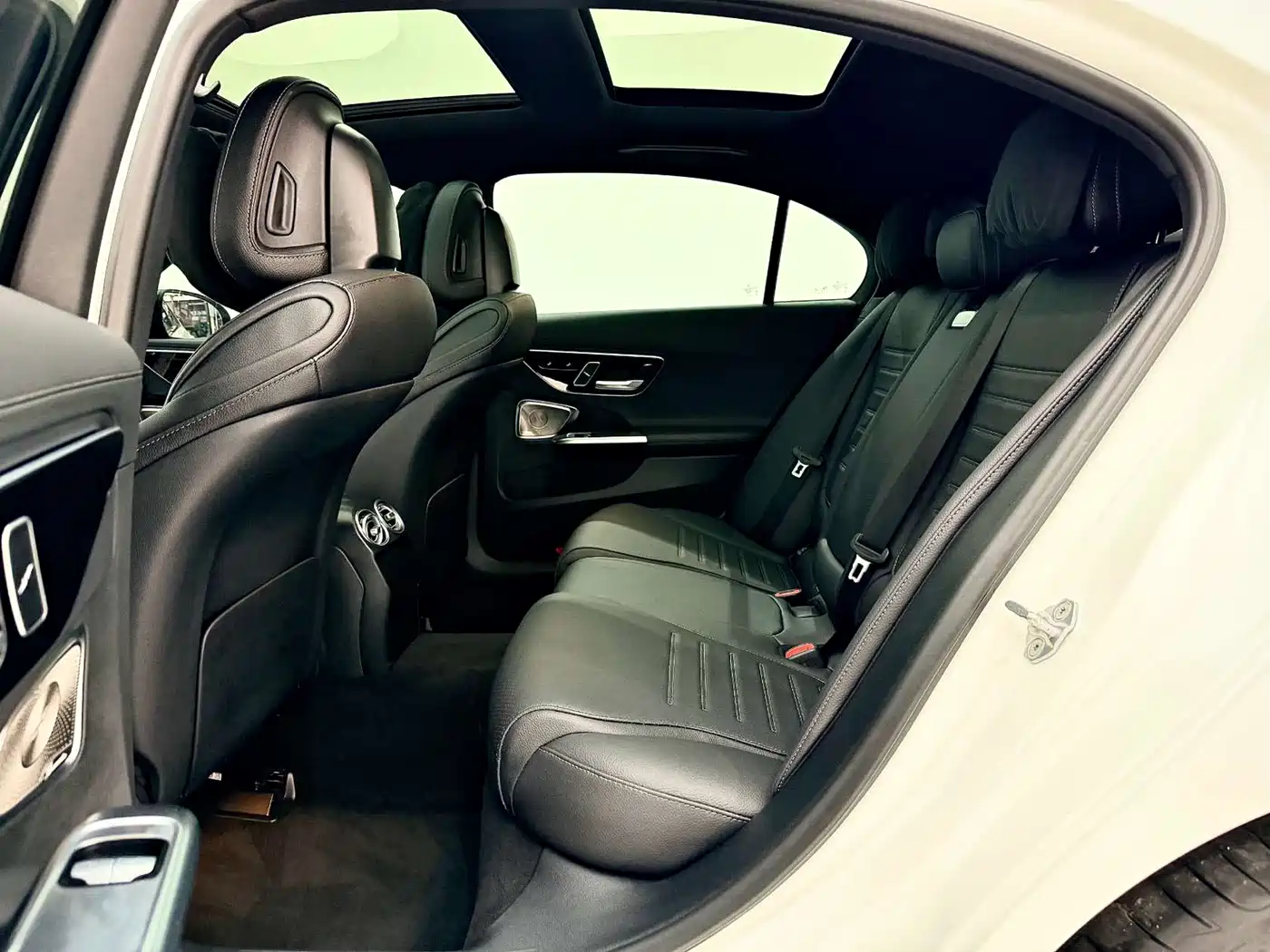 Mercedes-Benz C-Class 2023 Facelift C 260 L Night Sport Edition фото 14