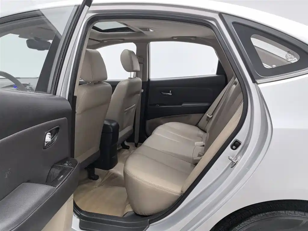 Hyundai Elantra 2011 1.6L Automatic Luxury фото 15