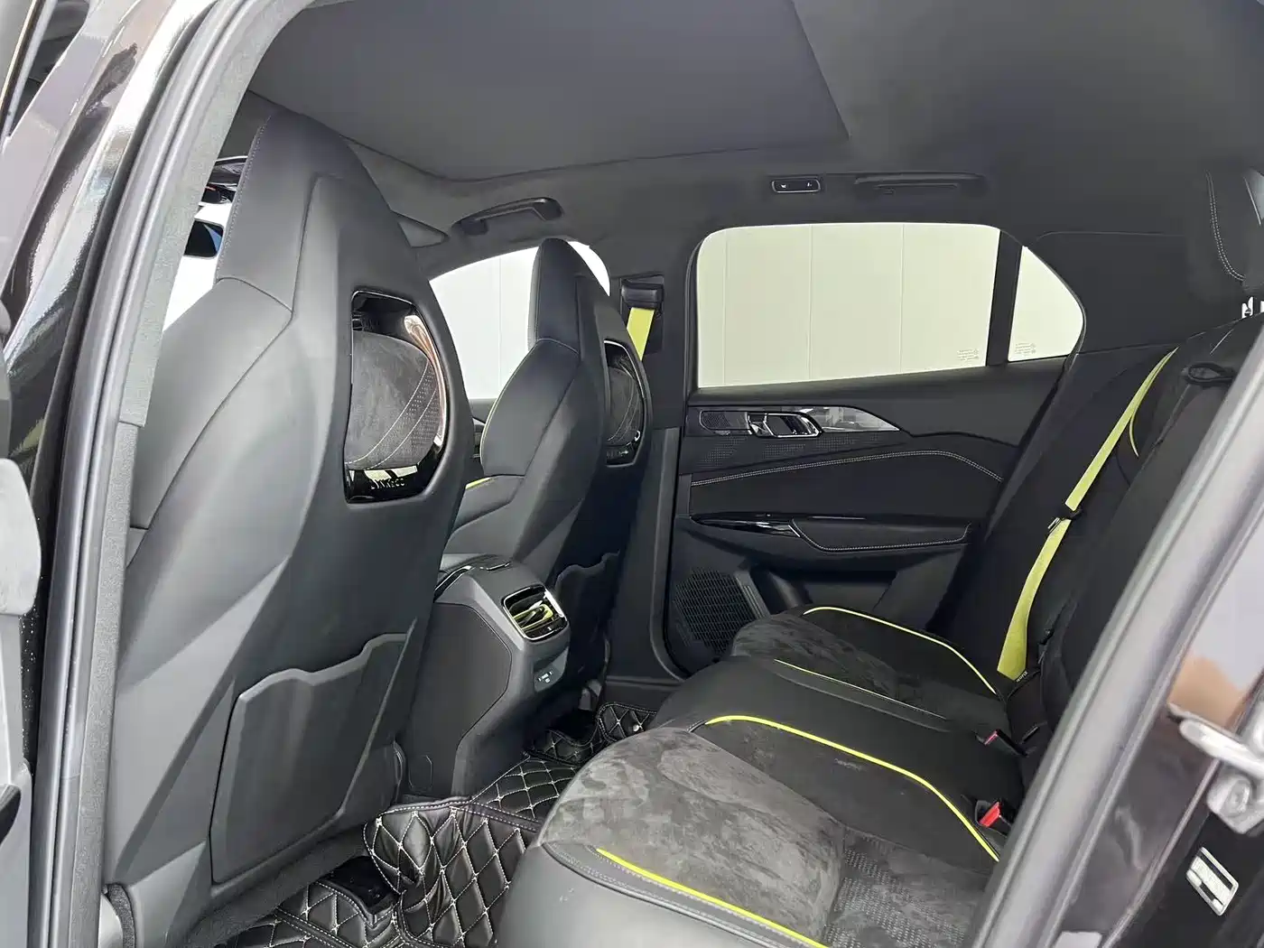 Lynk & Co 03 2022 03+ 2.0TD Auto Performance Package фото 8