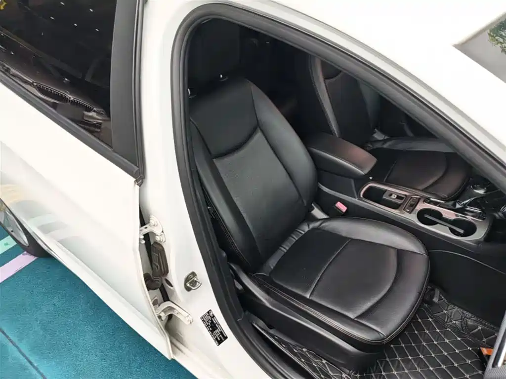 Chevrolet Cruze 2018 320 Automatic Pioneer Sunroof Edition фото 25
