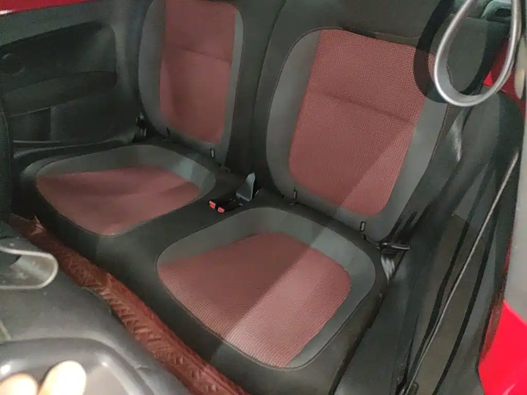 Volkswagen Beetle 2015 180TSI фото 17