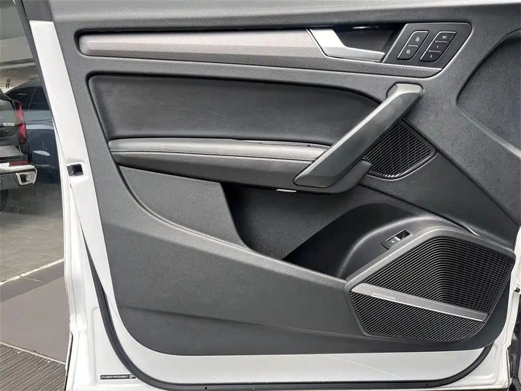 Audi Q5L 2022 45T Luxury Dynamic фото 16