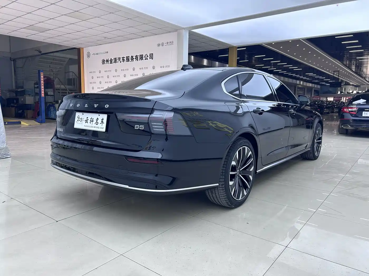 VOLVO S90