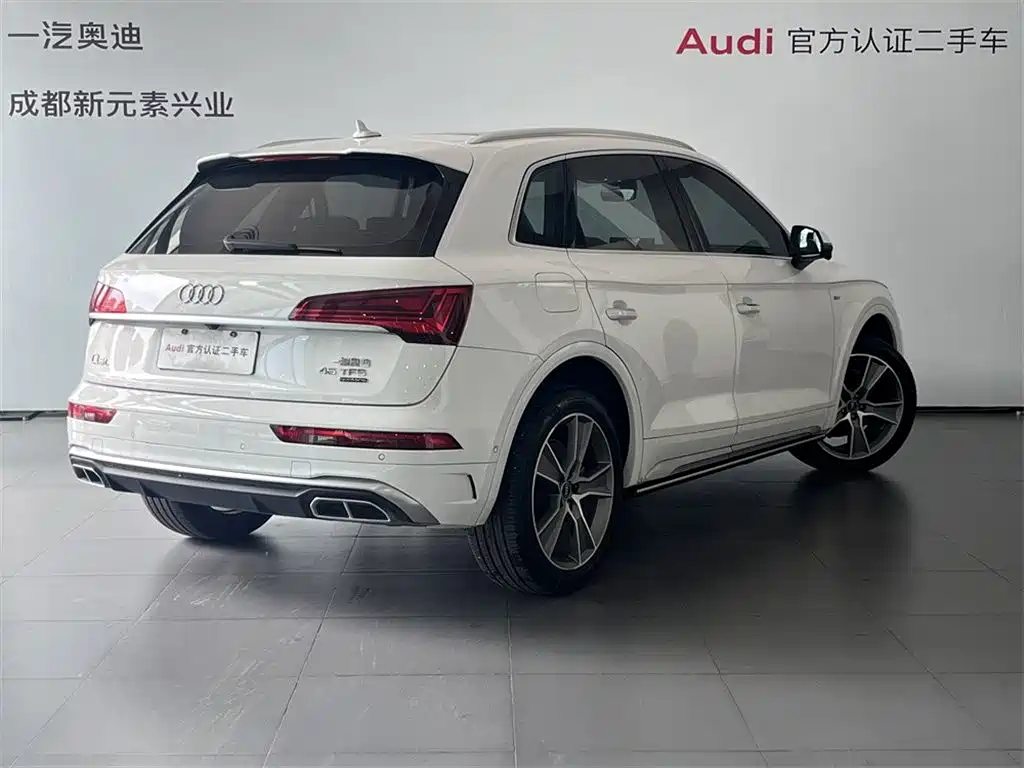 Audi Q5L 2022 45T Luxury Dynamic фото 4