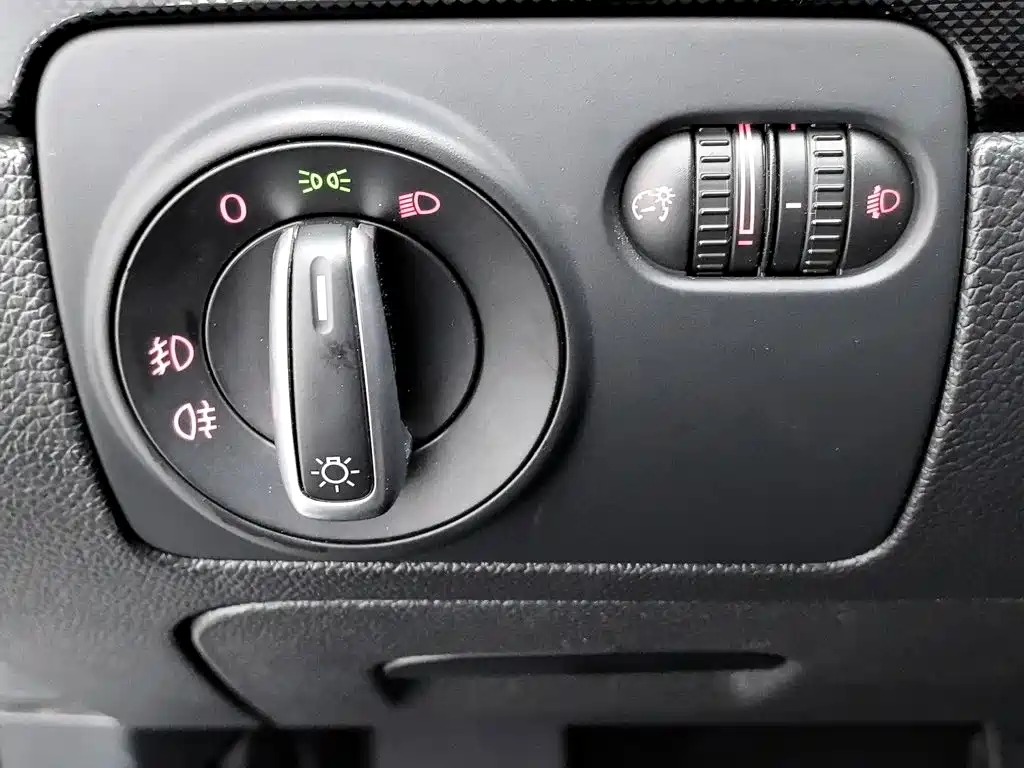 Volkswagen Golf 2011 2011 Model 1.6 Automatic Comfort