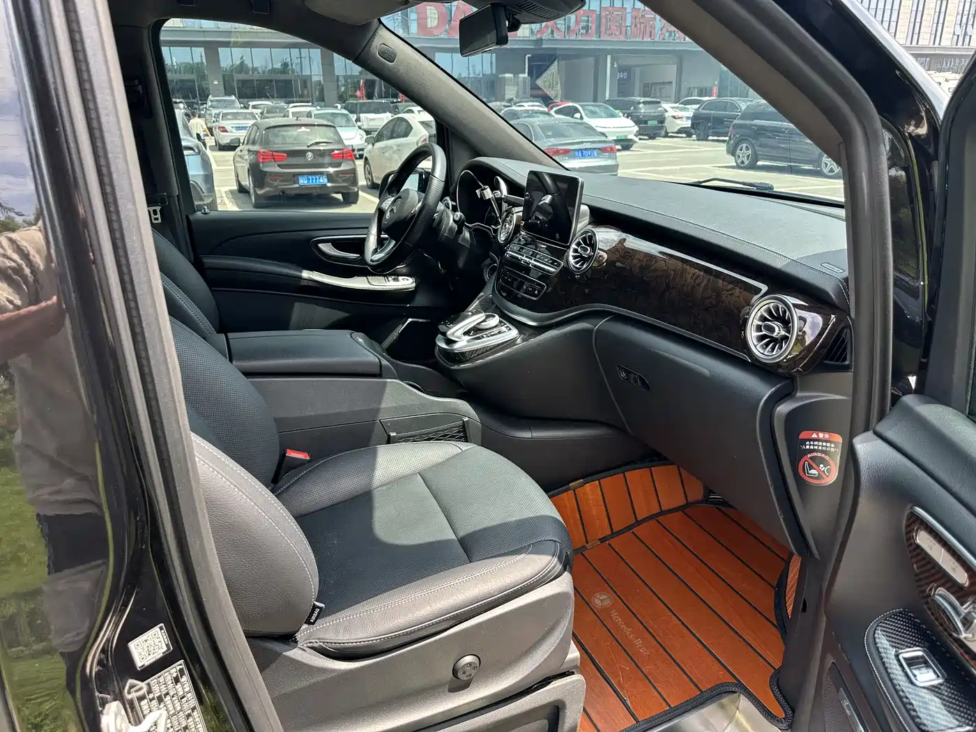 Mercedes-Benz V-Class 2018 V 260 Premium Edition China VI фото 12