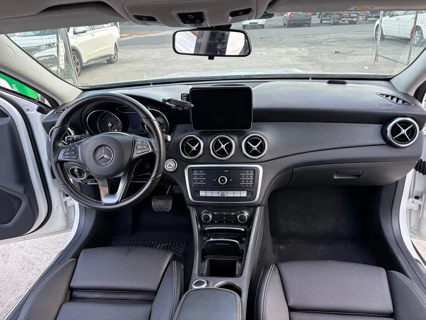Mercedes-Benz GLA 2018 GLA 200 Dynamic фото 11