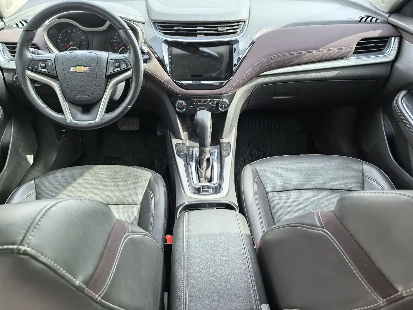 Chevrolet Malibu 2017 1.5T Automatic Luxury Edition фото 11