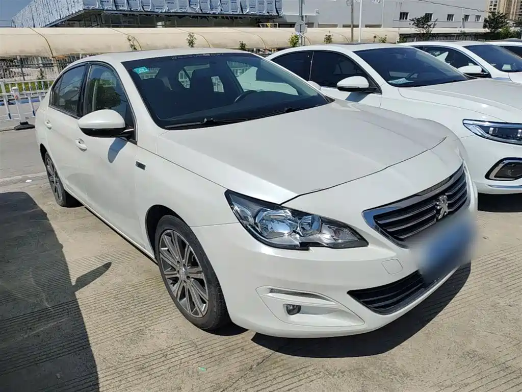 Peugeot 408 2015 Model 1.2T Automatic Luxury Edition фото 4