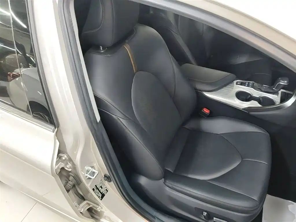 Toyota Camry 2019 Hybrid 2.5HG Luxury Edition China VI фото 25