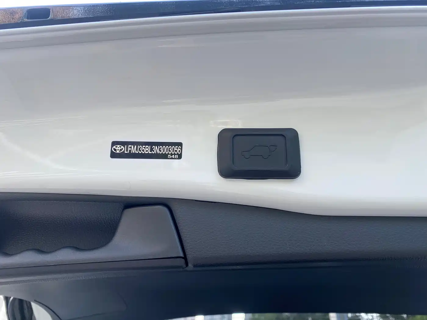 Toyota RAV4 Rongfang Dual Engine E+ 2021 2.5L 4WD Flagship Pro фото 14