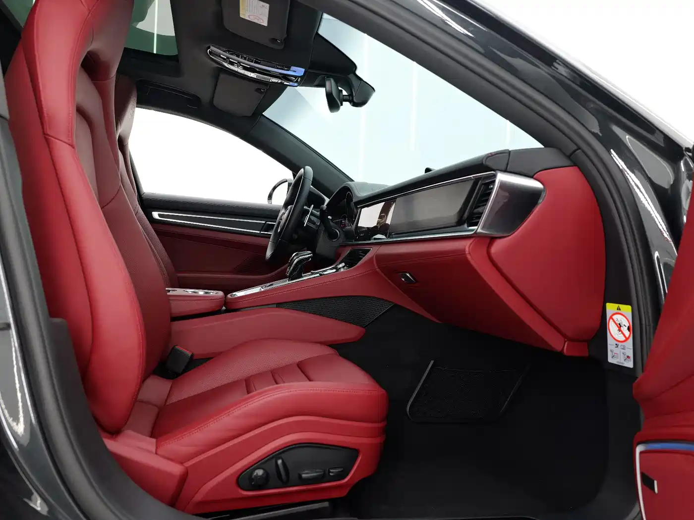 Porsche Panamera 2023 Panamera 2.9T Platinum Edition фото 8