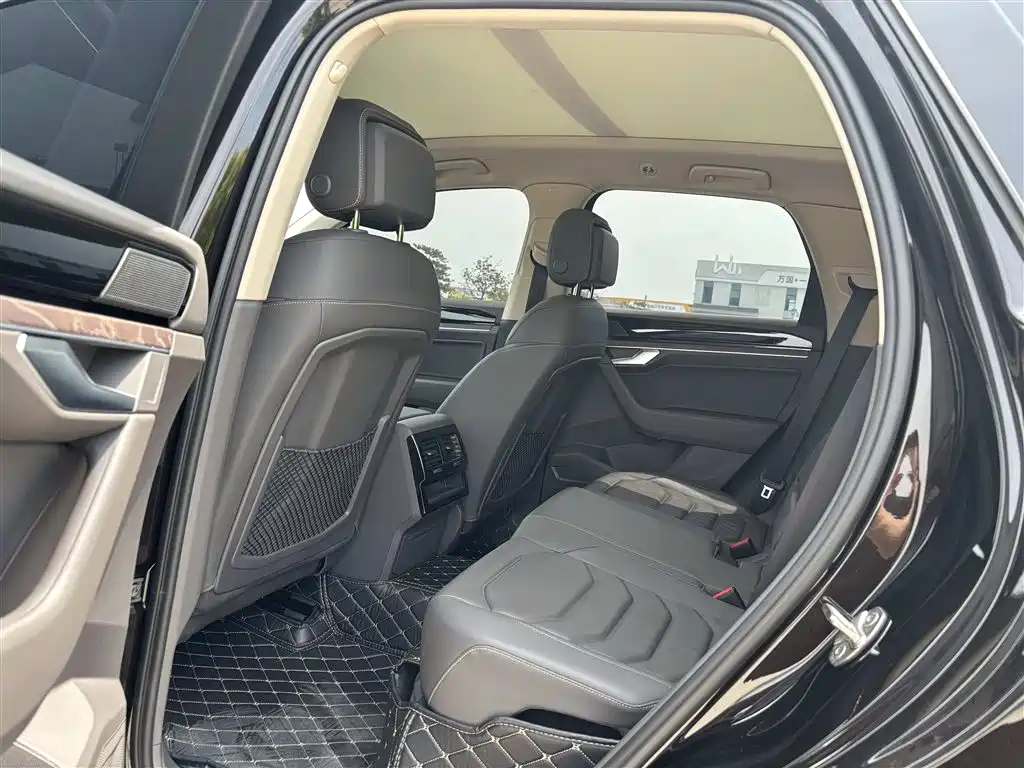 Volkswagen Touareg 2021 2.0TSI R-Line фото 5