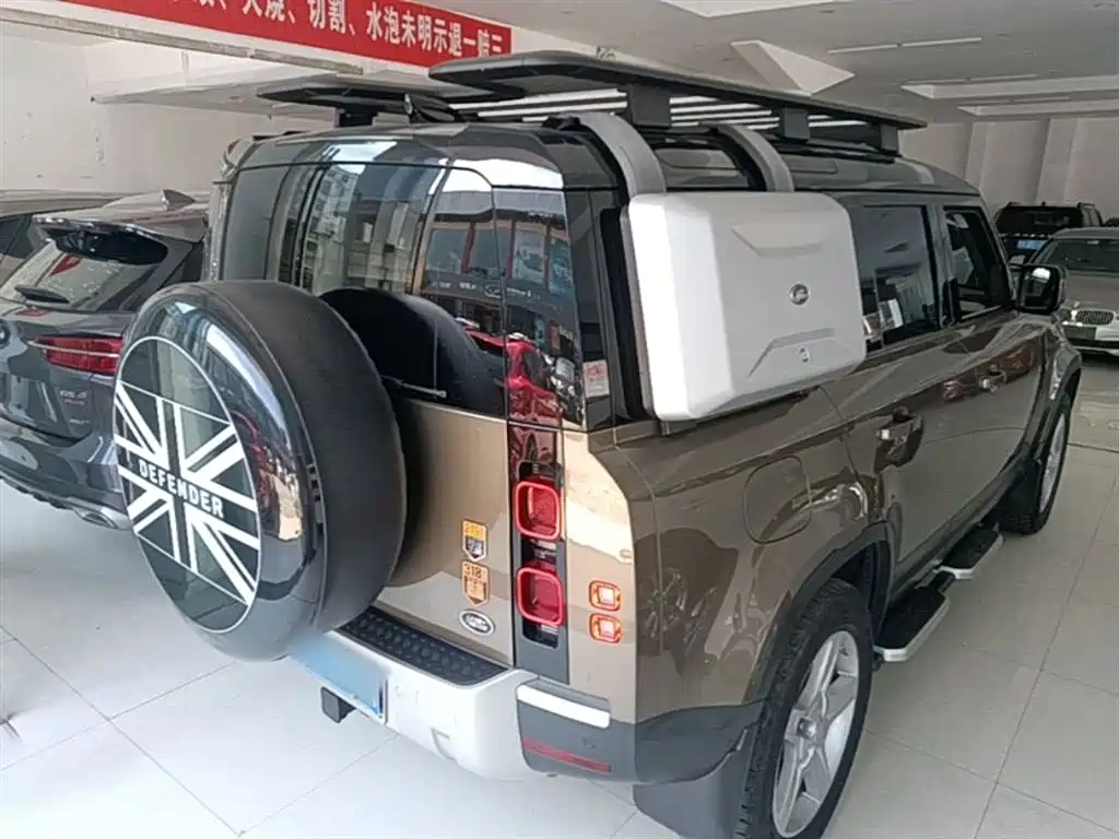 Land Rover Defender 2020 Model 110 P400 HSE фото 7