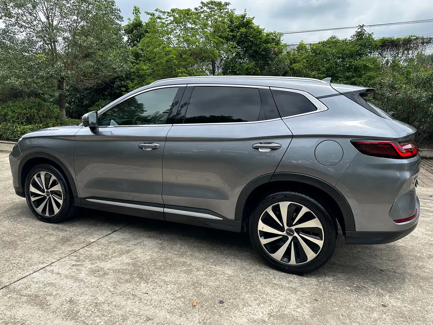 BYD Song PLUS PHEV 2024 Glory Edition DM-i 110km Flagship PLUS фото 9