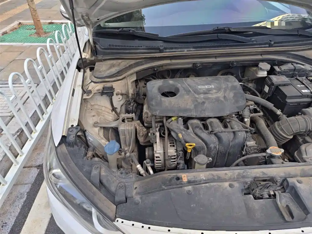 Hyundai Elantra 2016 Model 1.6L Automatic Smart Elite фото 21